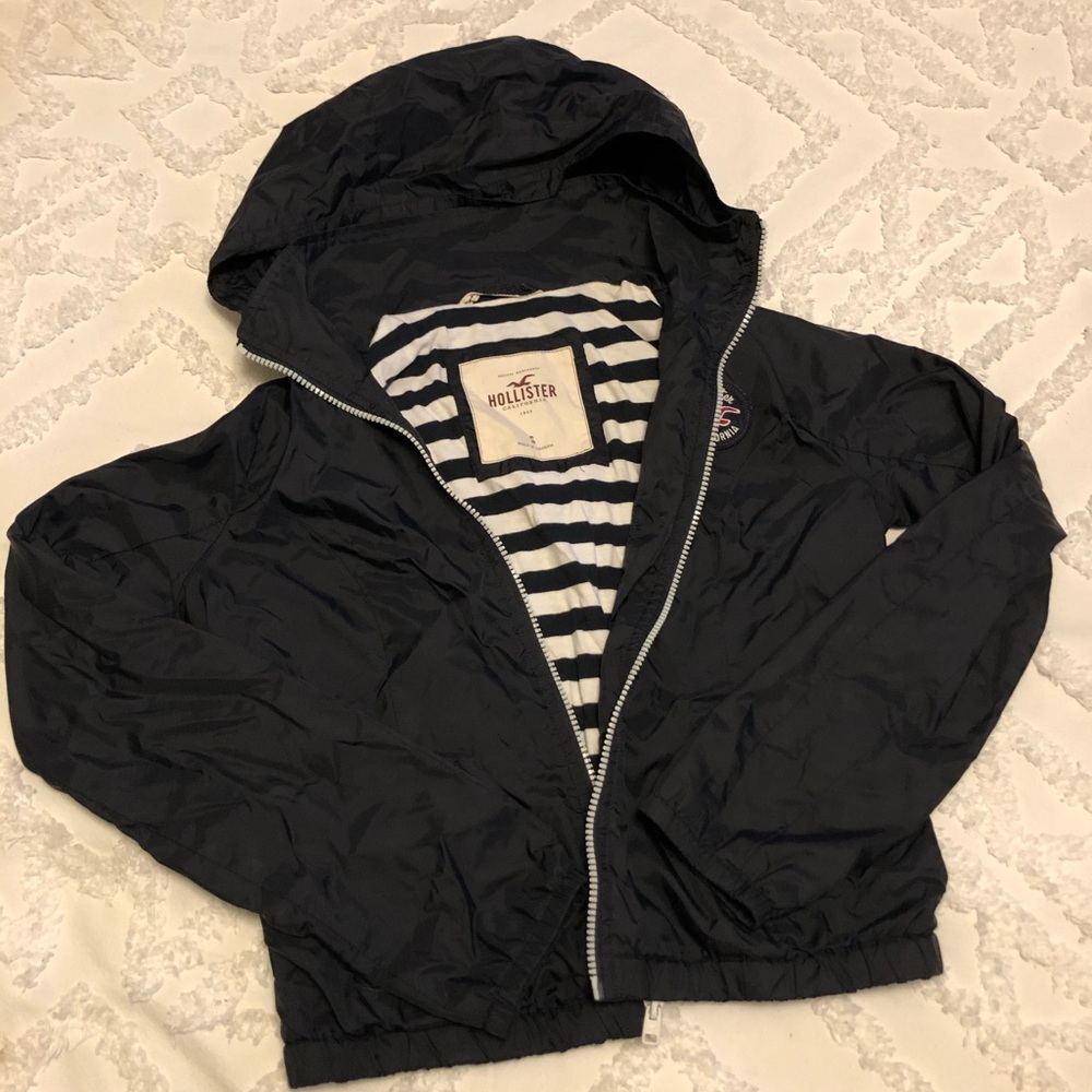 Hollister wind breaker jacket like new